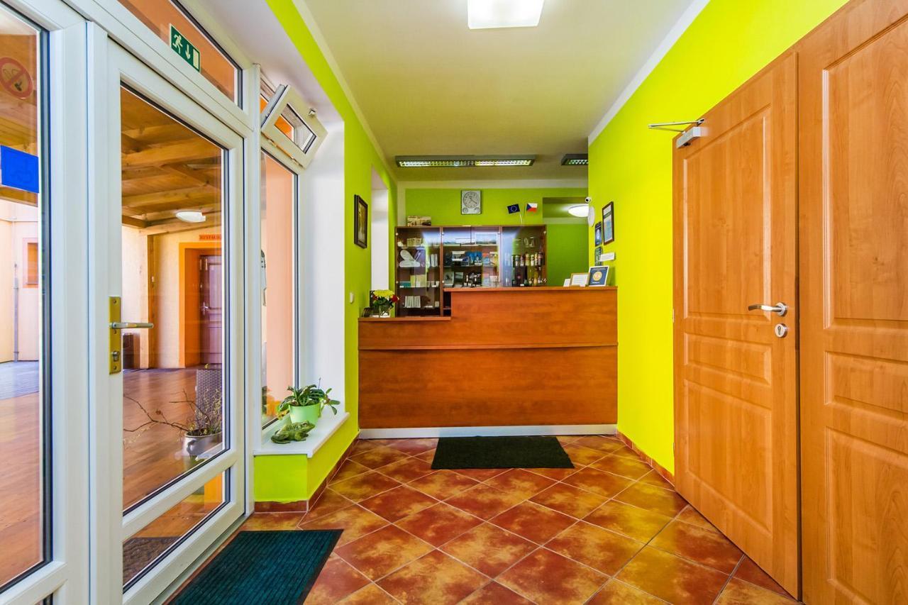 Hotel & Motorest V Udoli Zlateho Potoka Blsany 외부 사진