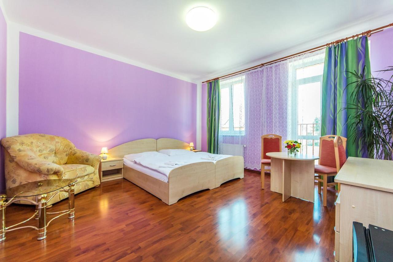 Hotel & Motorest V Udoli Zlateho Potoka Blsany 외부 사진