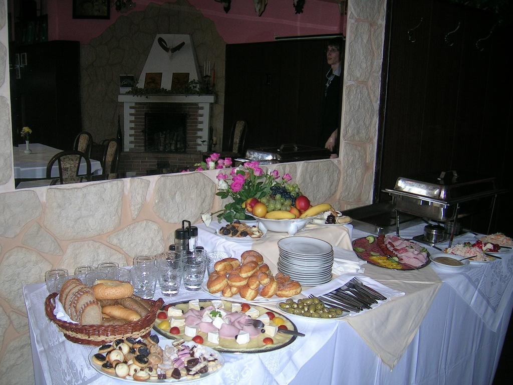 Hotel & Motorest V Udoli Zlateho Potoka Blsany 외부 사진