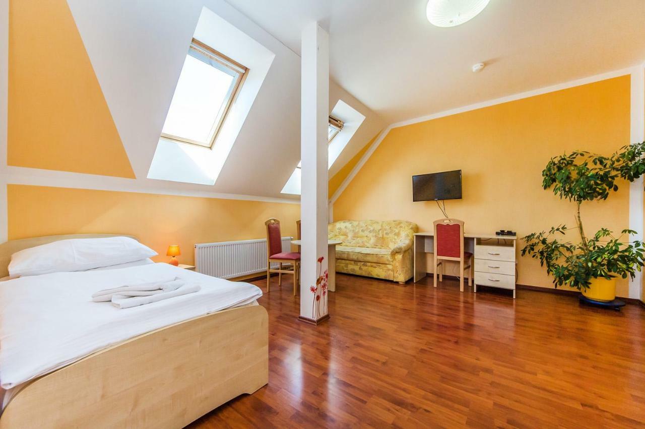 Hotel & Motorest V Udoli Zlateho Potoka Blsany 외부 사진